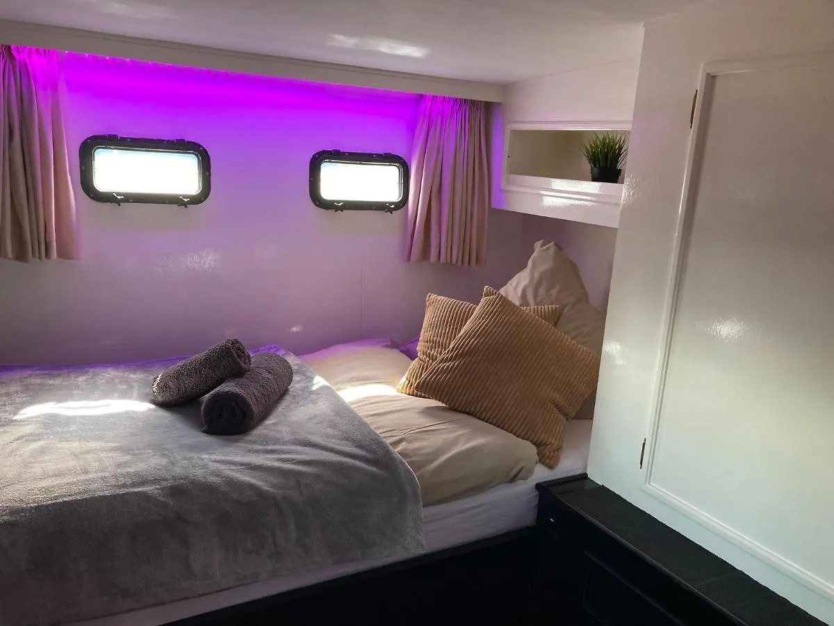 Botel Fantasie Boot Einhorn Hotel Colónia Alemanha