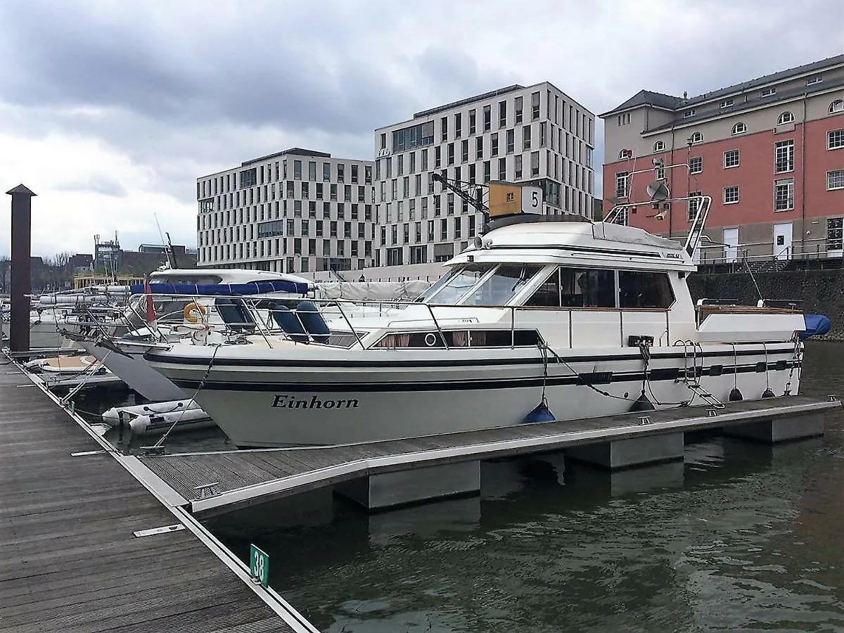 Fantasie Boot Einhorn Hotel Colónia